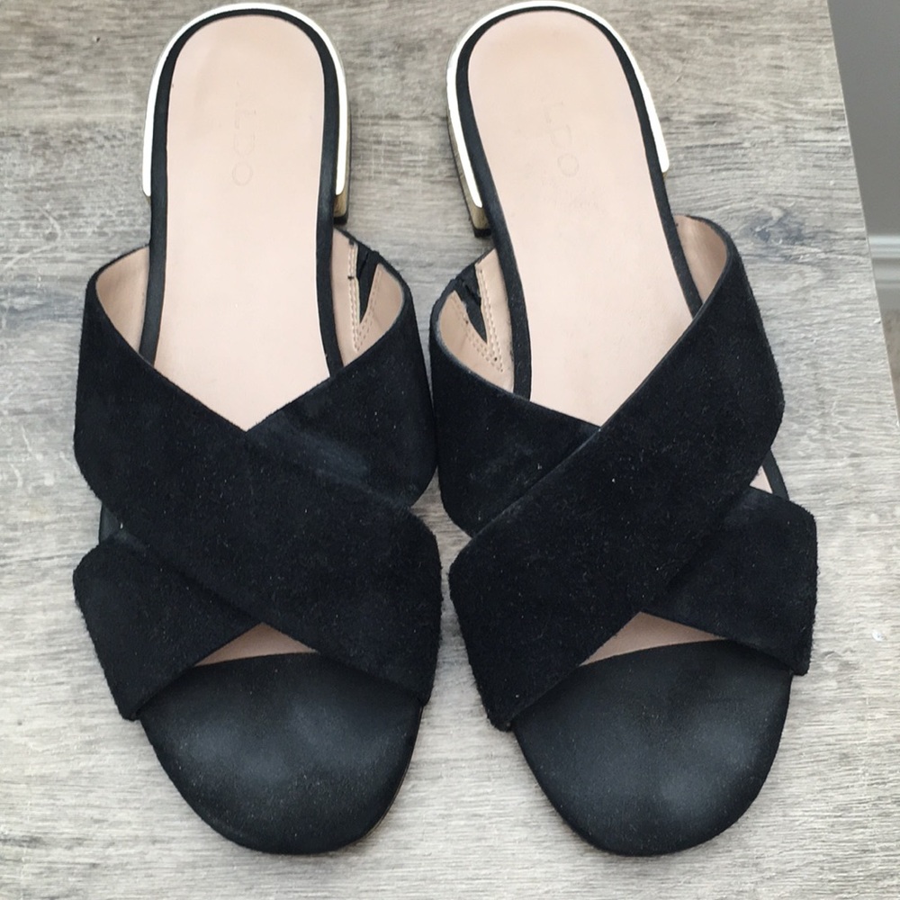Sued cross cross slide sandal